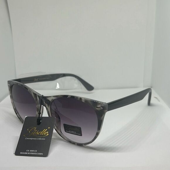 Giselle Women’s Round Sunglasses - Picture 1 of 3